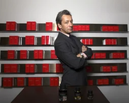 Alternative view of Frederic Malle Musc Ravageur